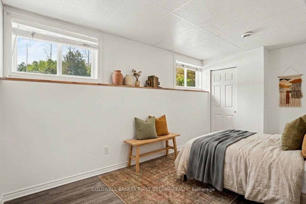 3rd bedroom - virtually staged