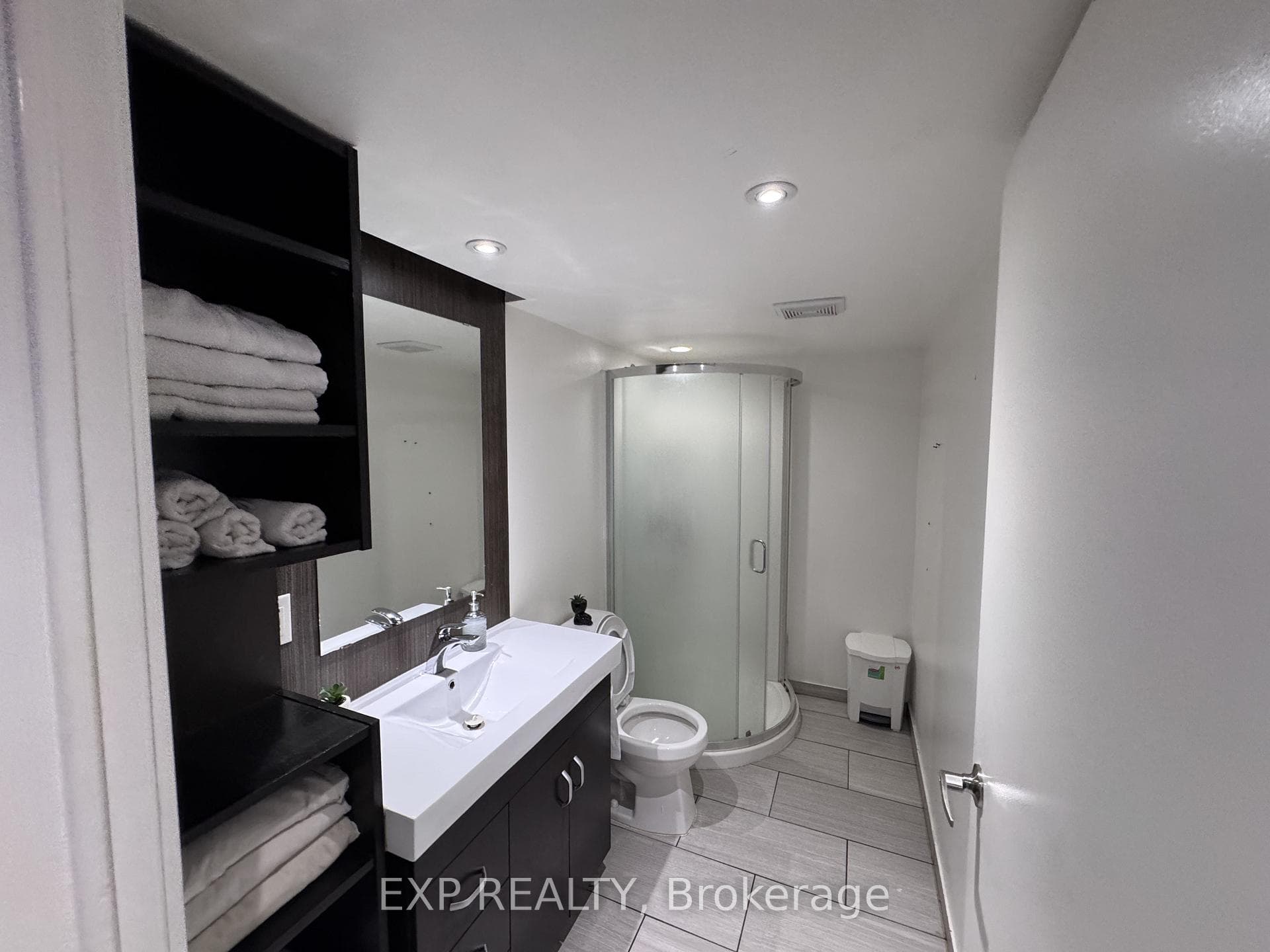 43 Thornbush Boulevard photo 20