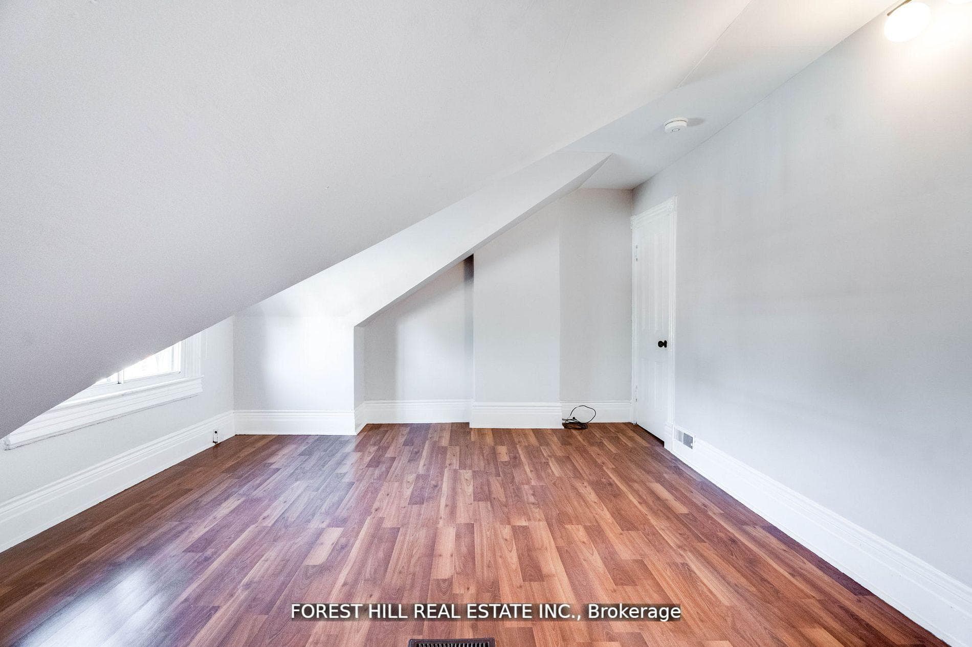 288 Ossington Avenue Unit 2nd/3rd photo 18