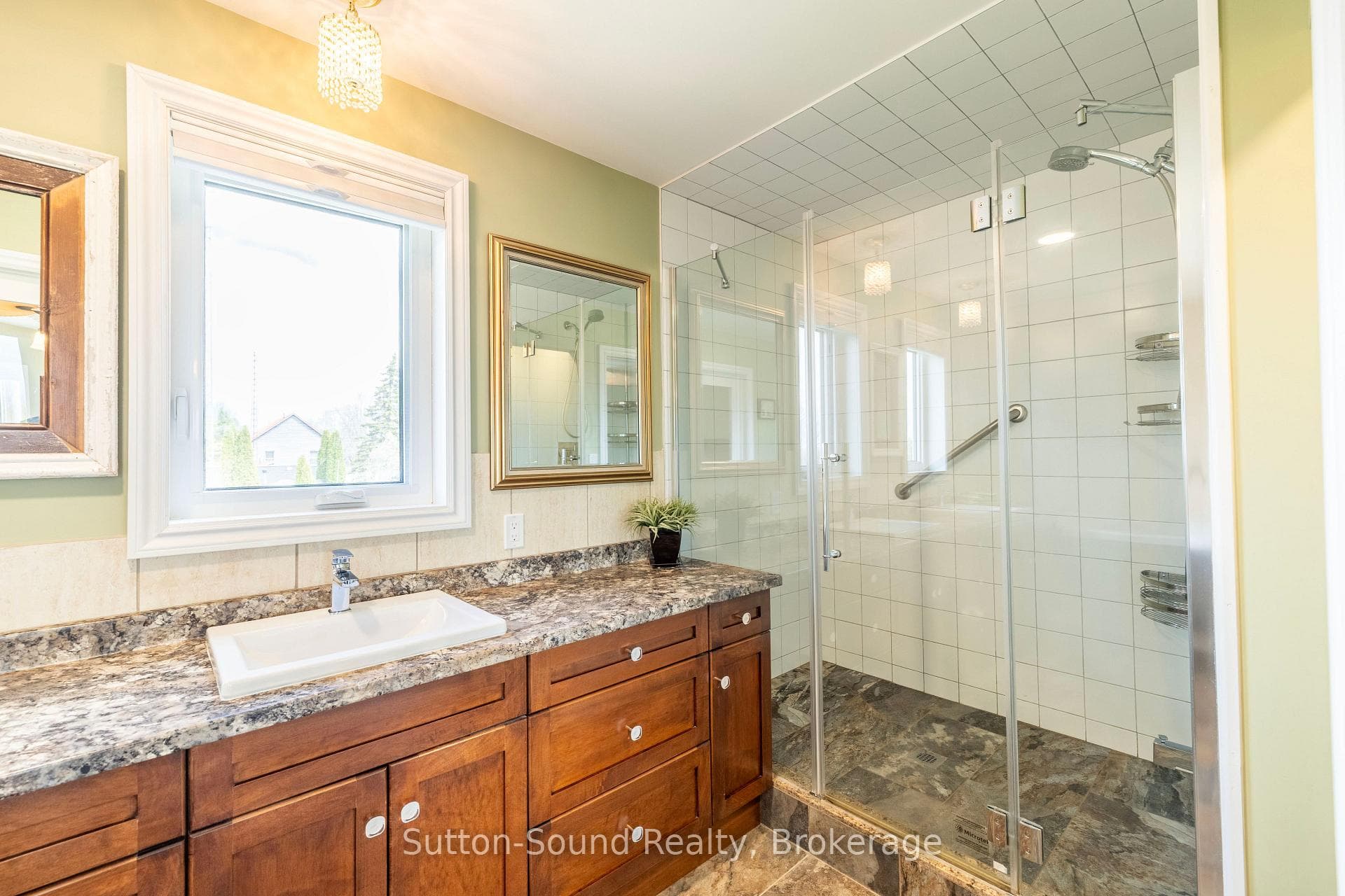 Primary Ensuite