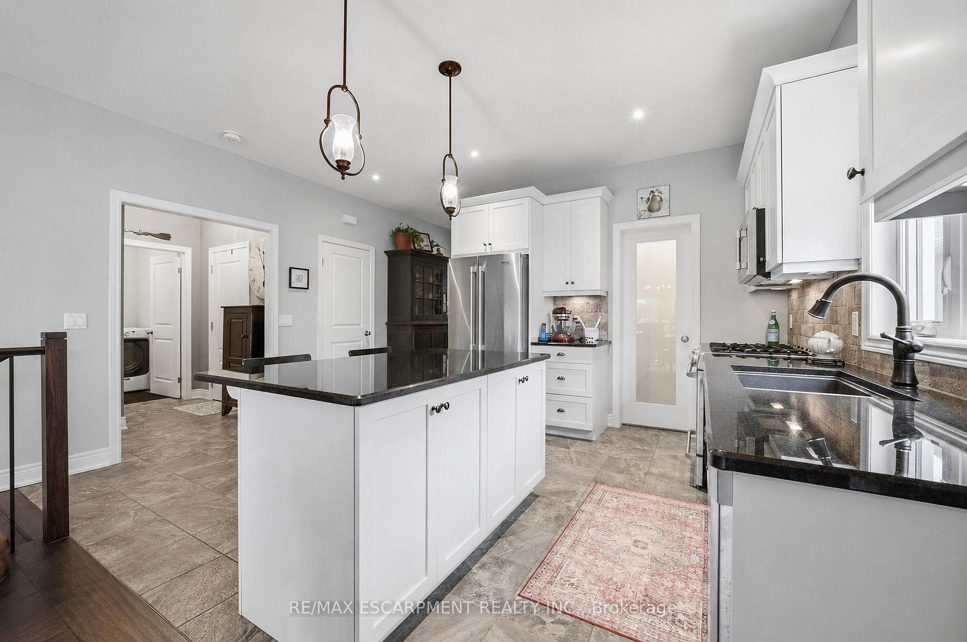 33 Pierpoint Drive photo 15