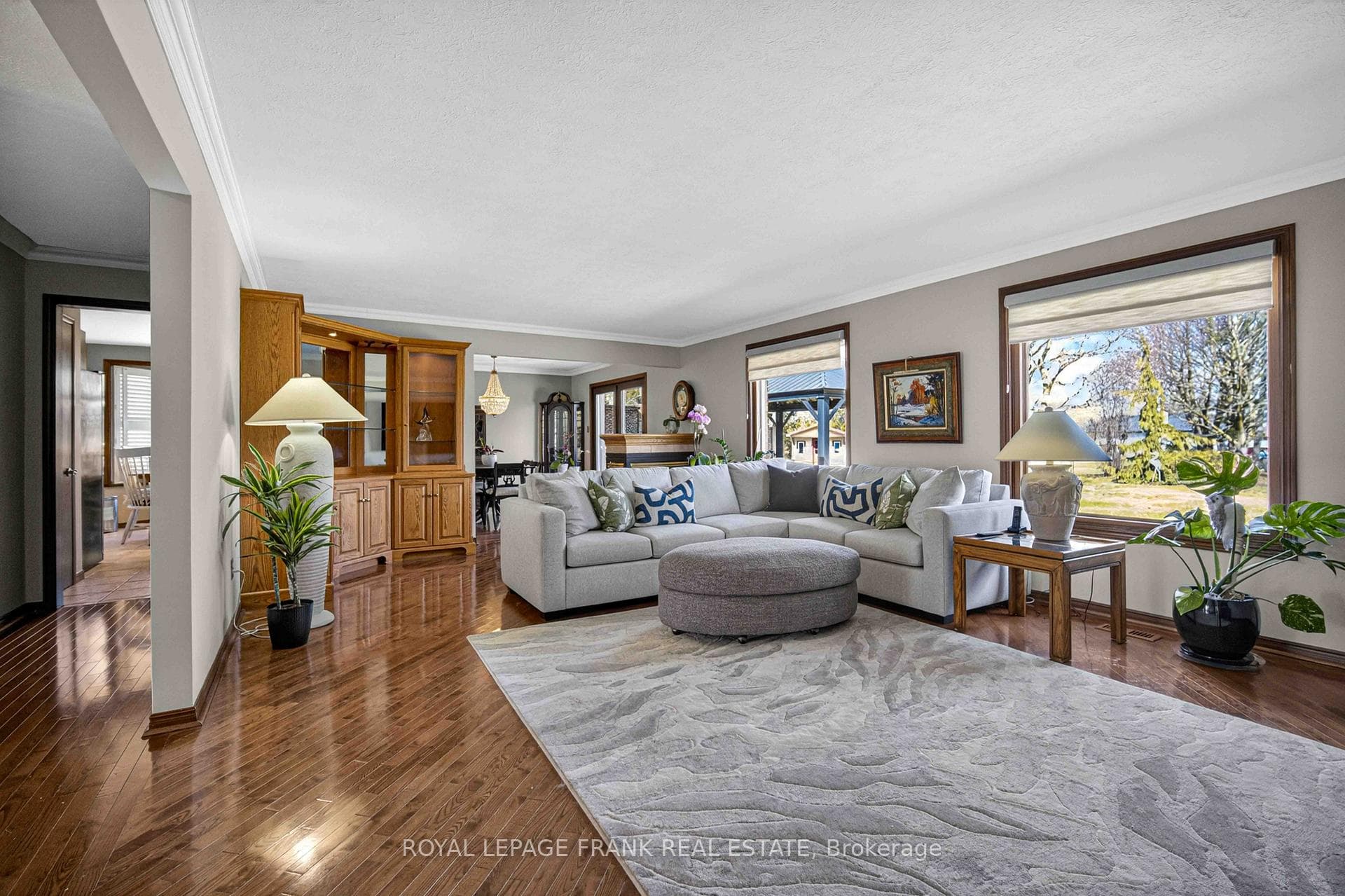 832 Parkhill Road photo 9