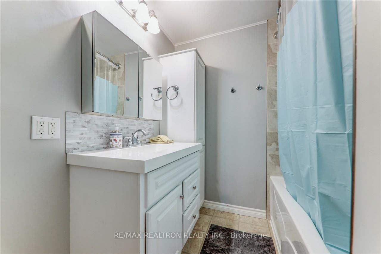 258 Elm Avenue photo 24