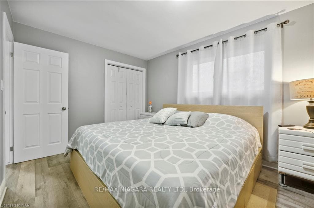 3093 Chipman Crescent photo 18