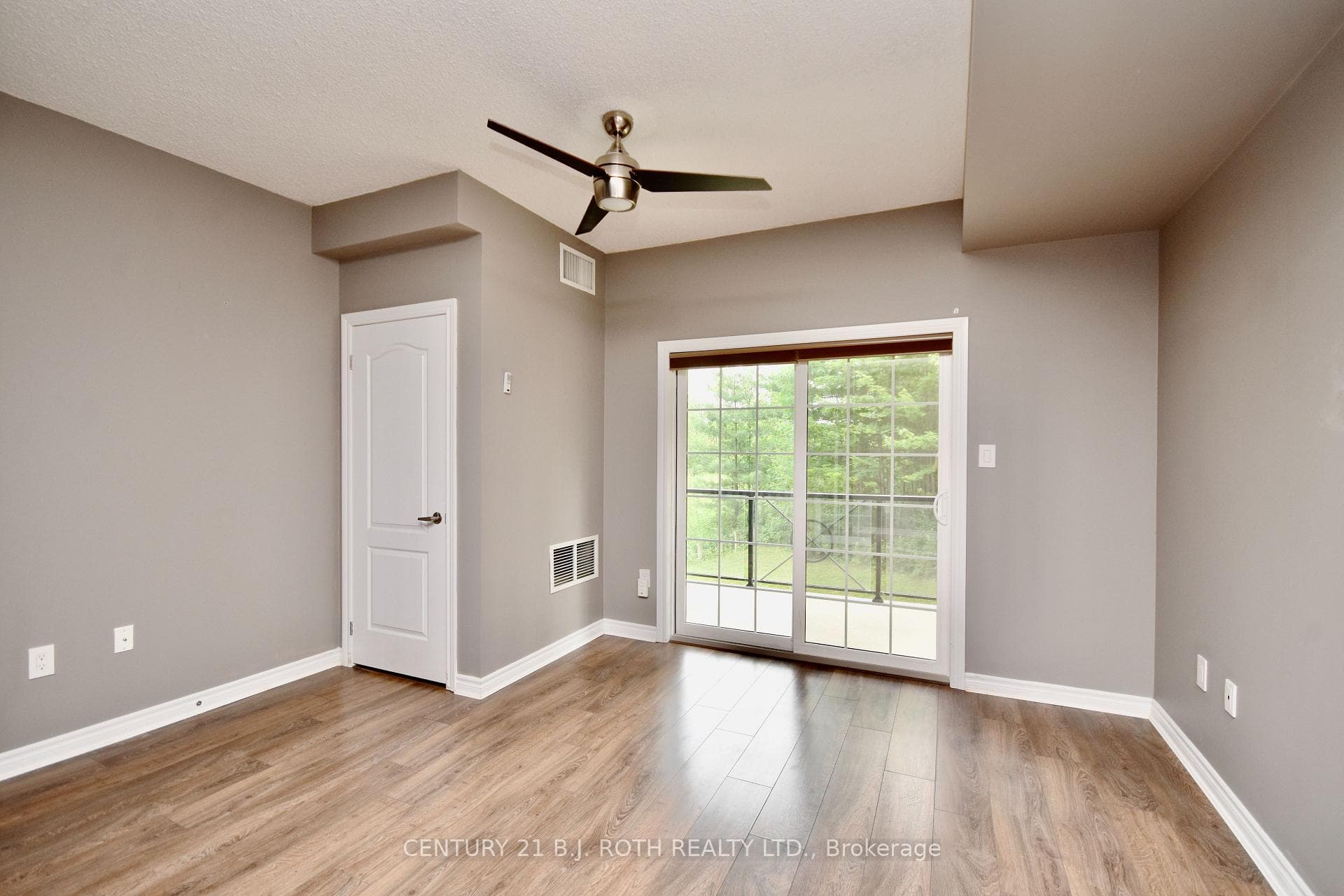 43 Ferndale Drive Unit 104 photo 8