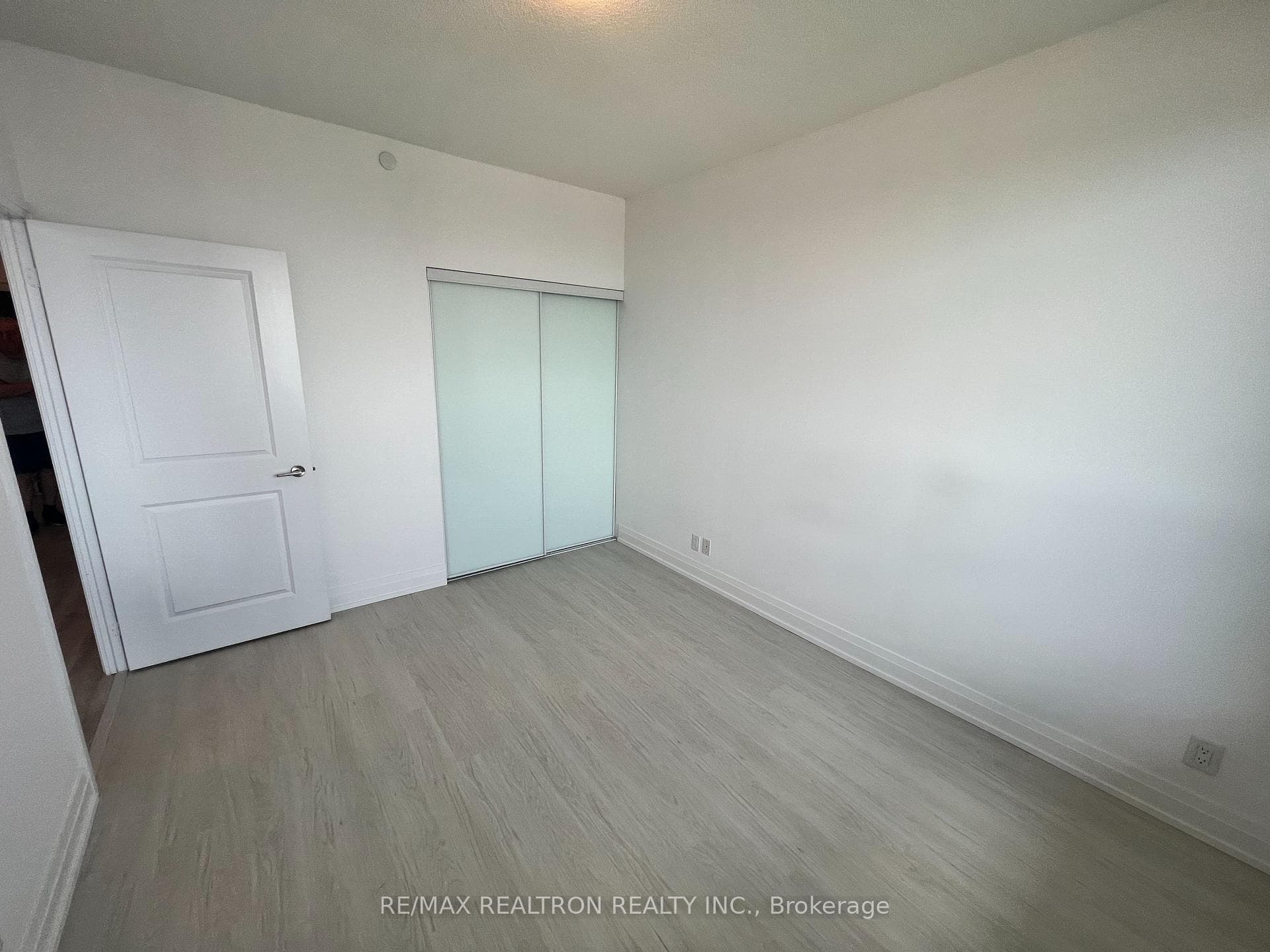 7890 Bathurst Street Unit 2008 photo 13