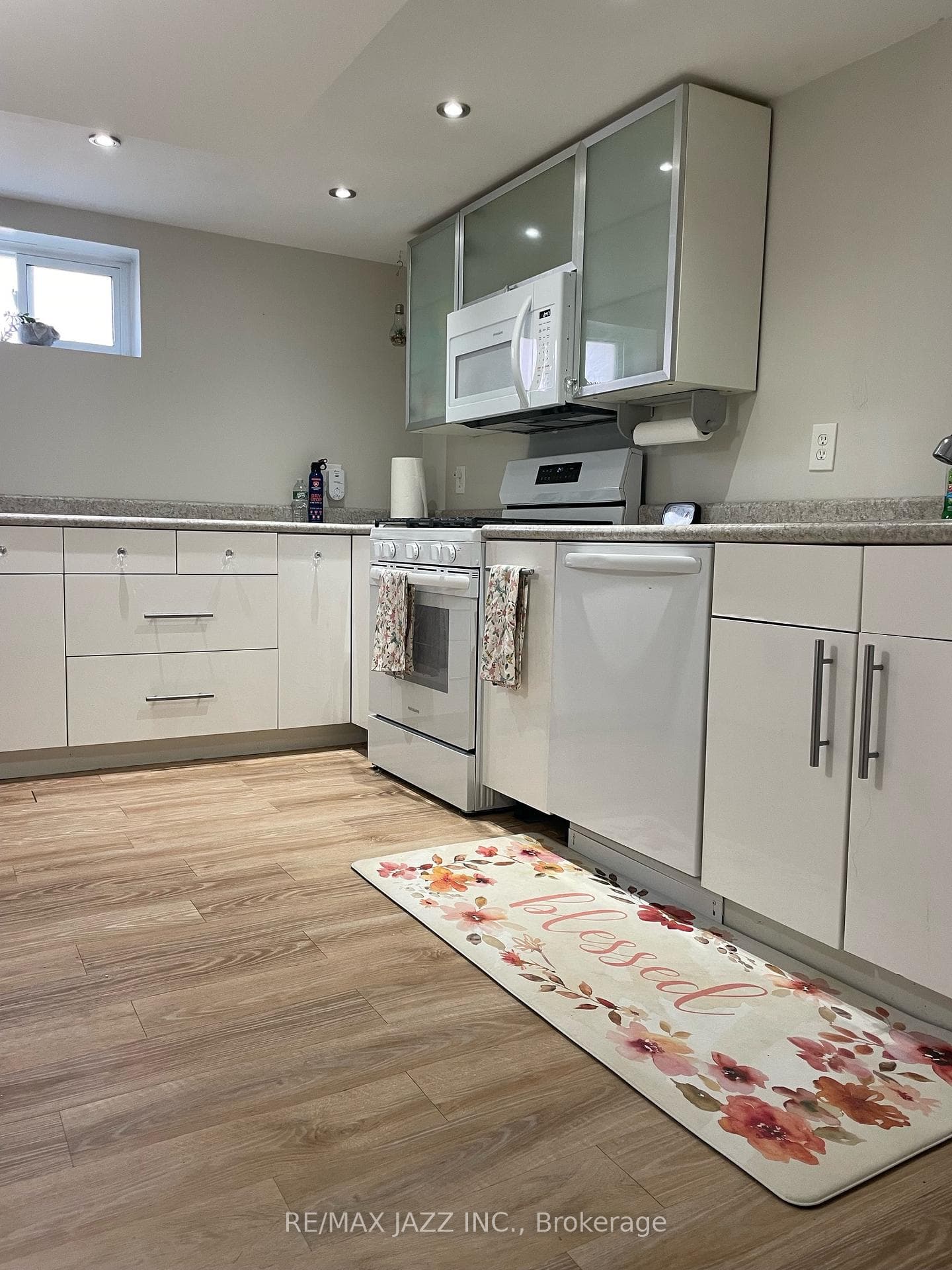 13 Orchardview Boulevard photo 5