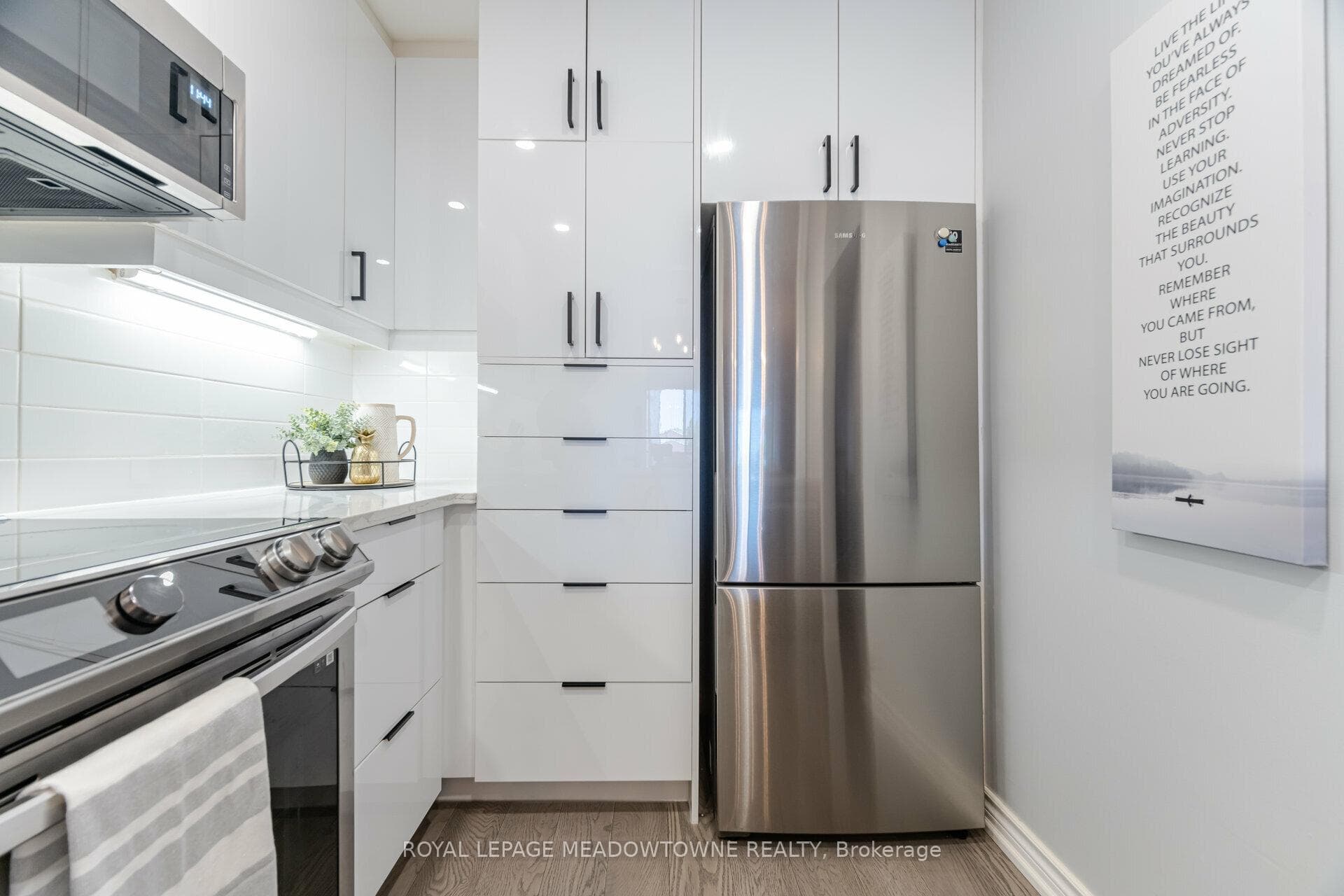 102 Bronte Road Unit 203 photo 8