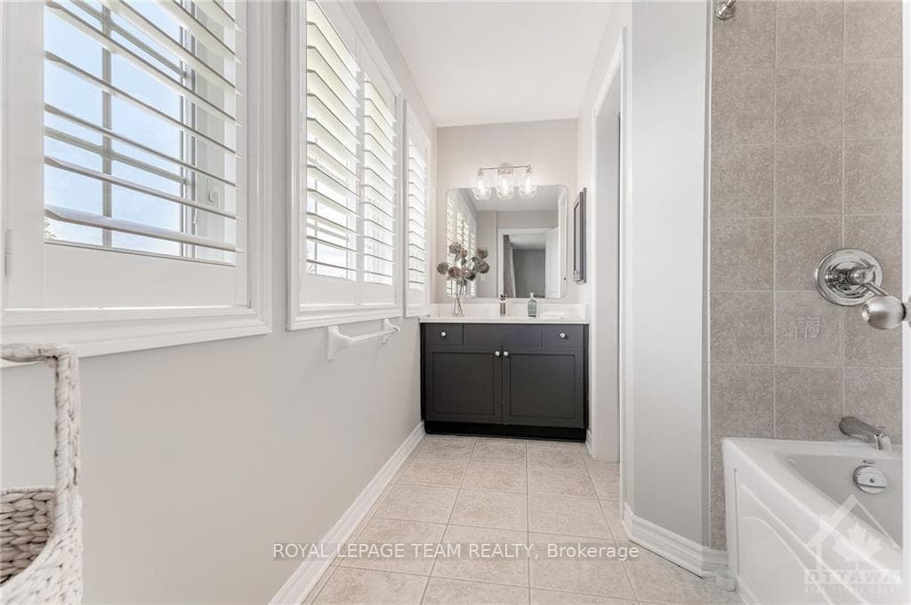 156 OSPREY Crescent photo 20