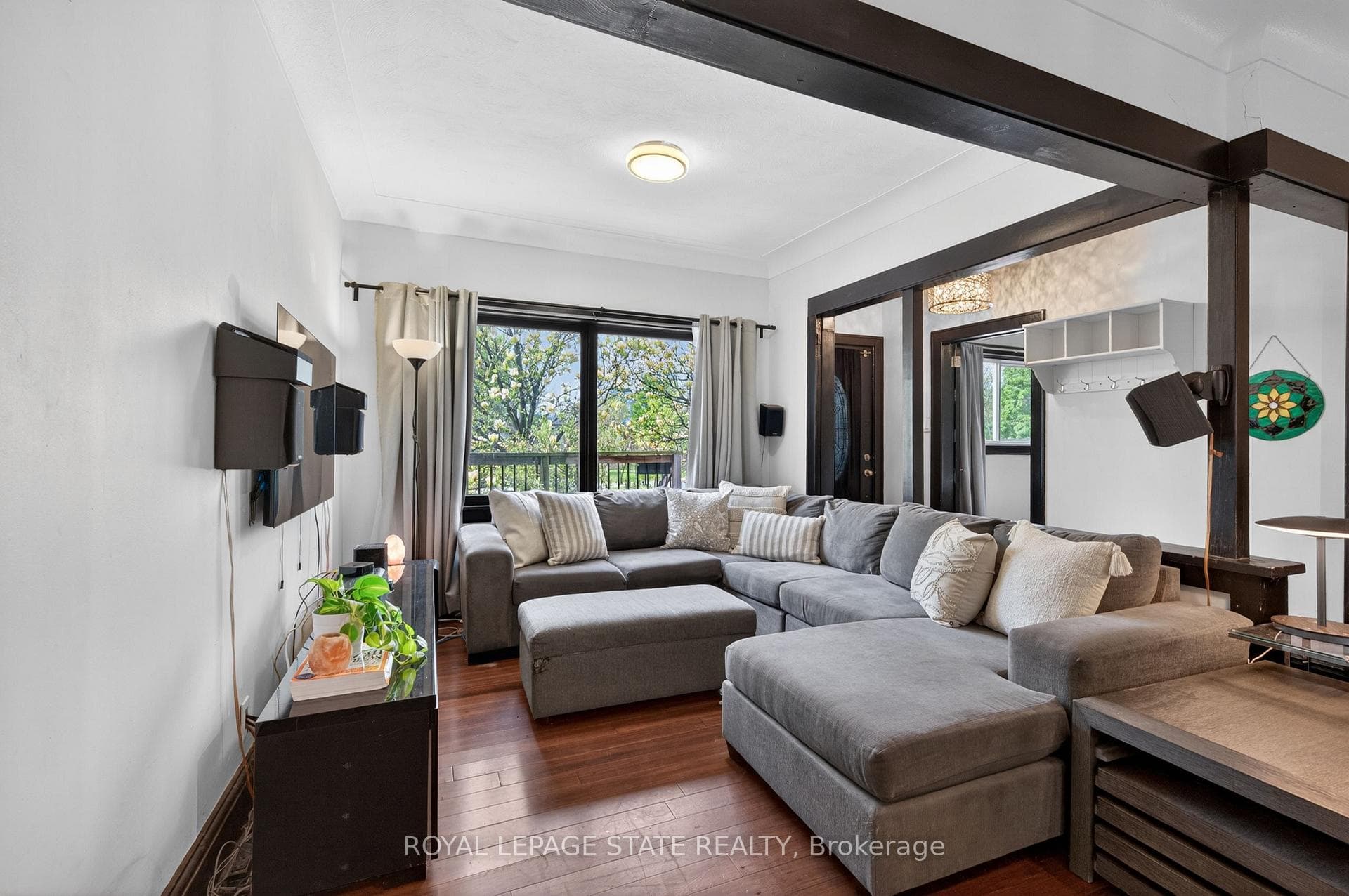 147 Strachan Street photo 6