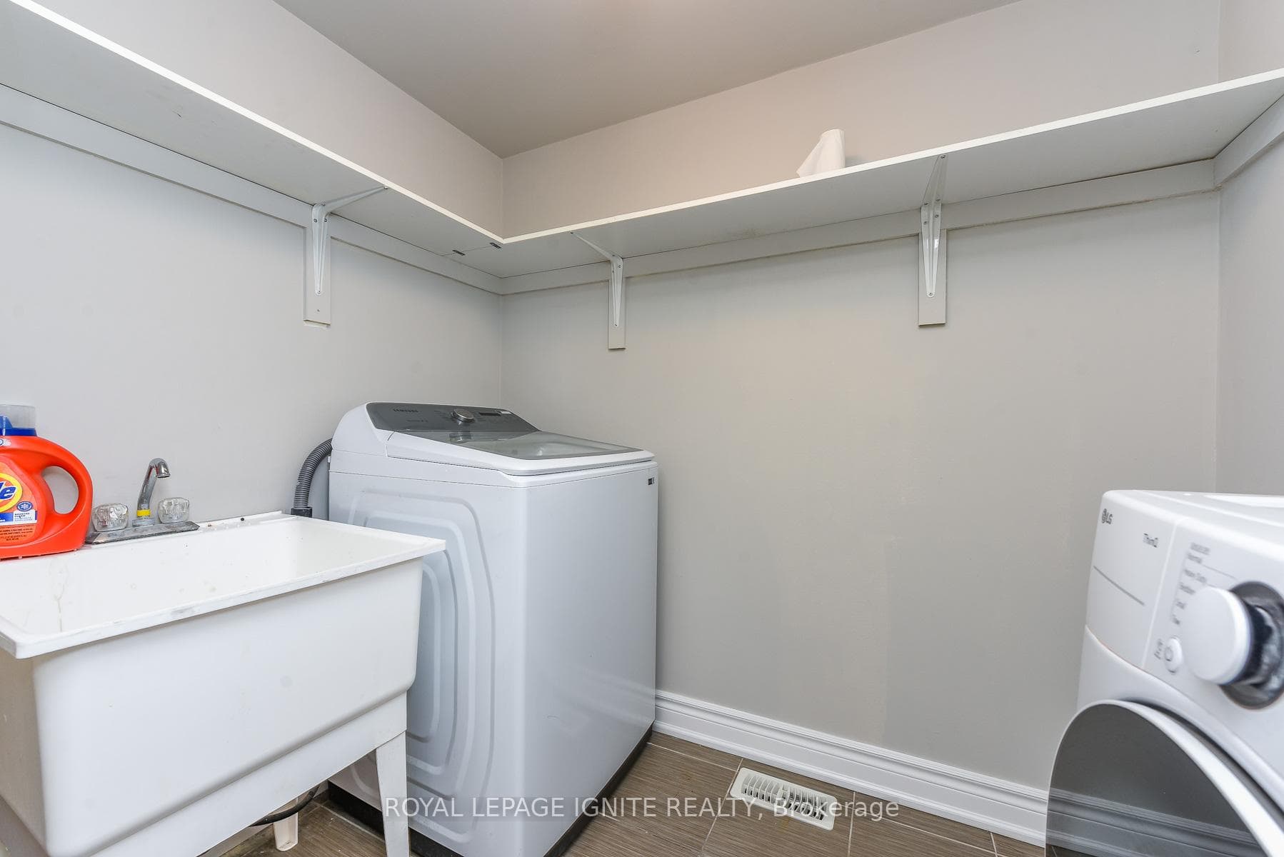 52 Harpreet Circle photo 44