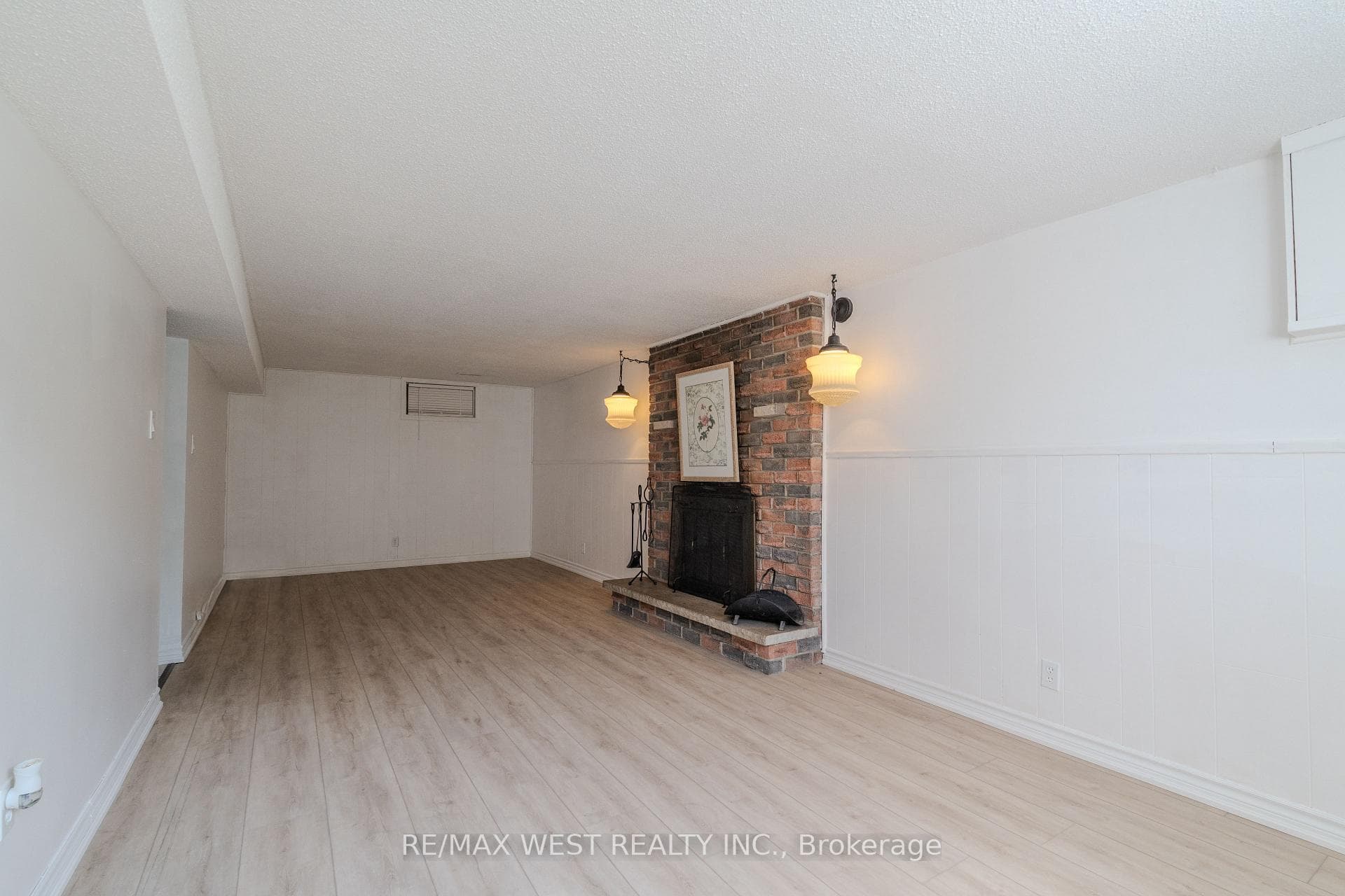 147 Forest Road photo 10
