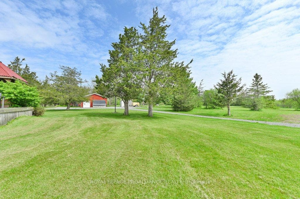 370 Cunningham Road photo 27
