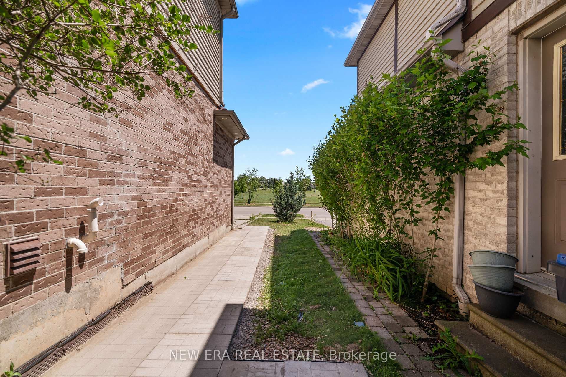 2855 Duncairn Drive photo 37