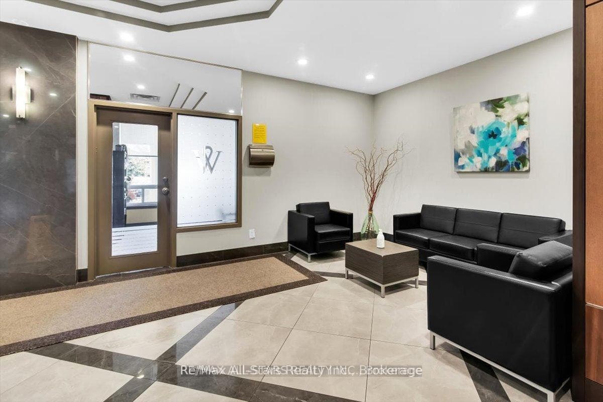 711 Rossland Road Unit 1002 photo 25