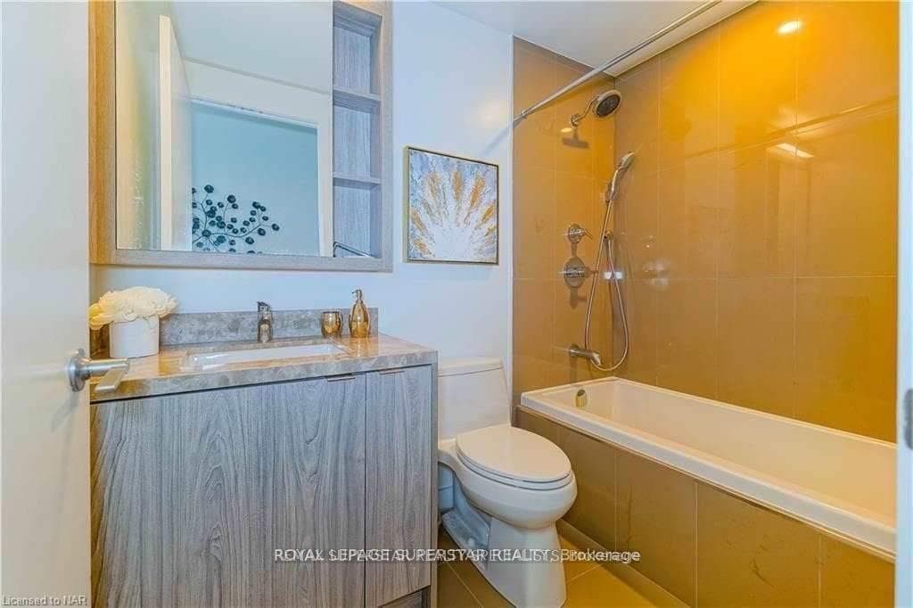 125 BLUE JAYS Way Unit 4302 photo 8