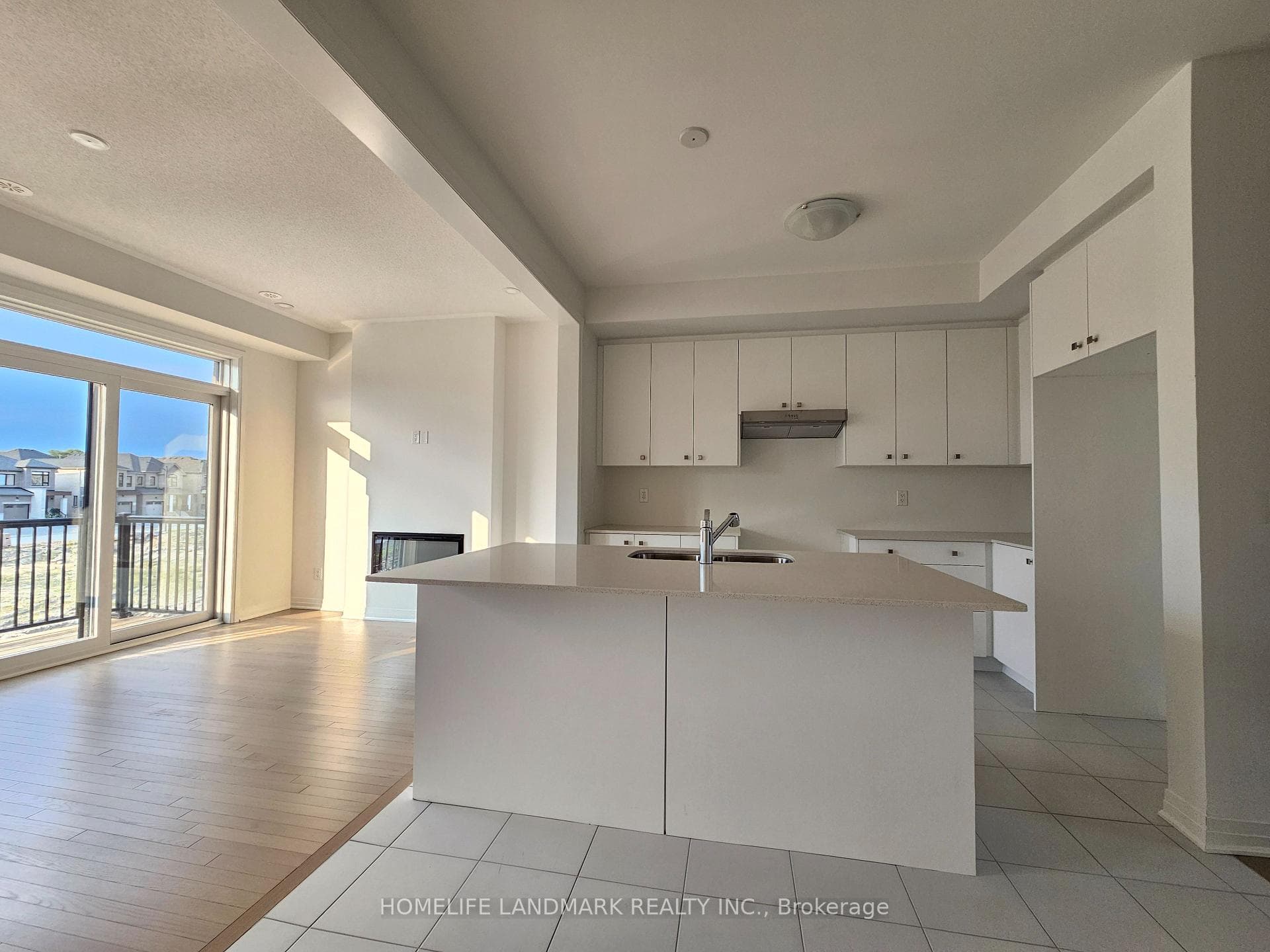 52 Morrison Crescent photo 11