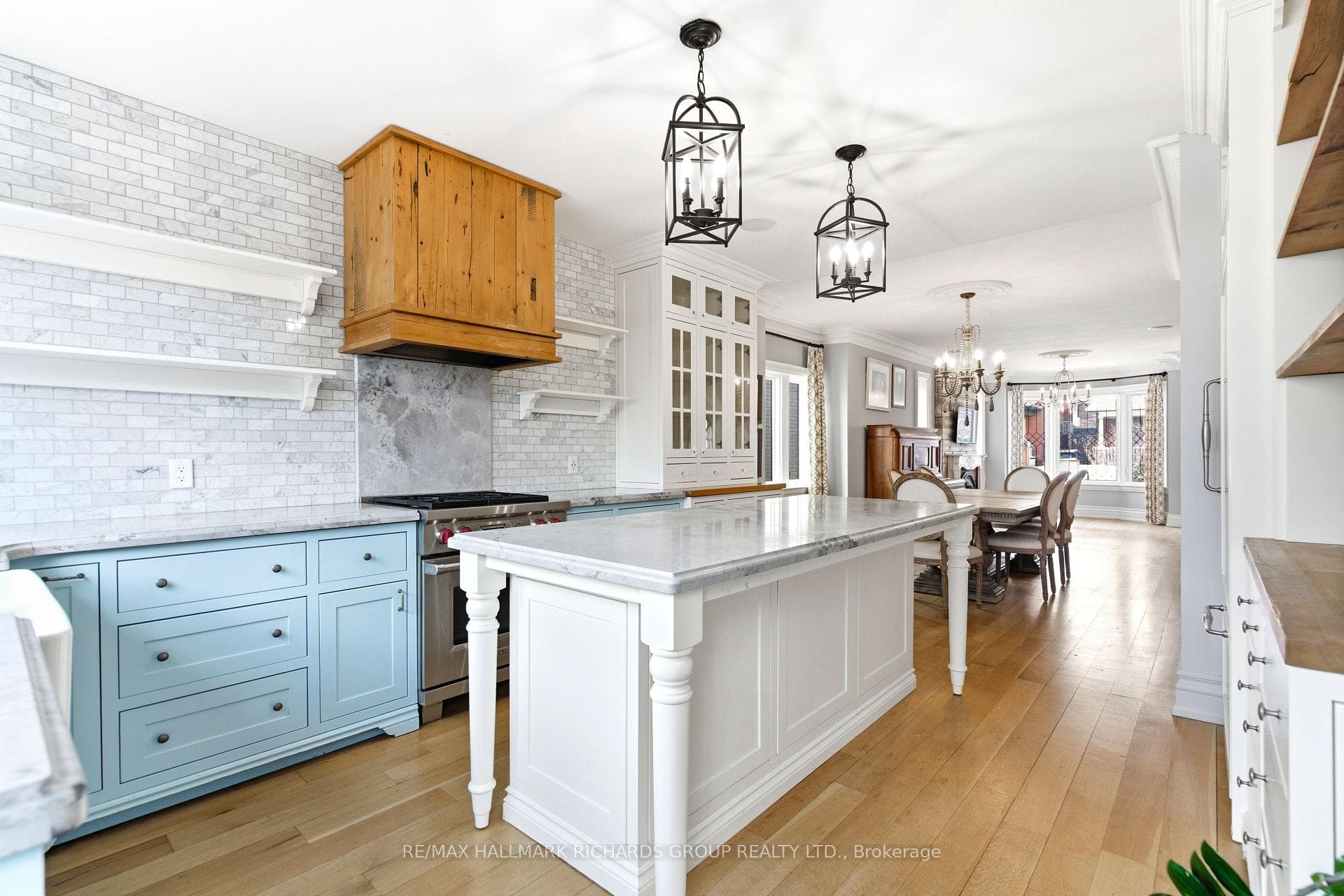 134 Hammersmith Avenue photo 8