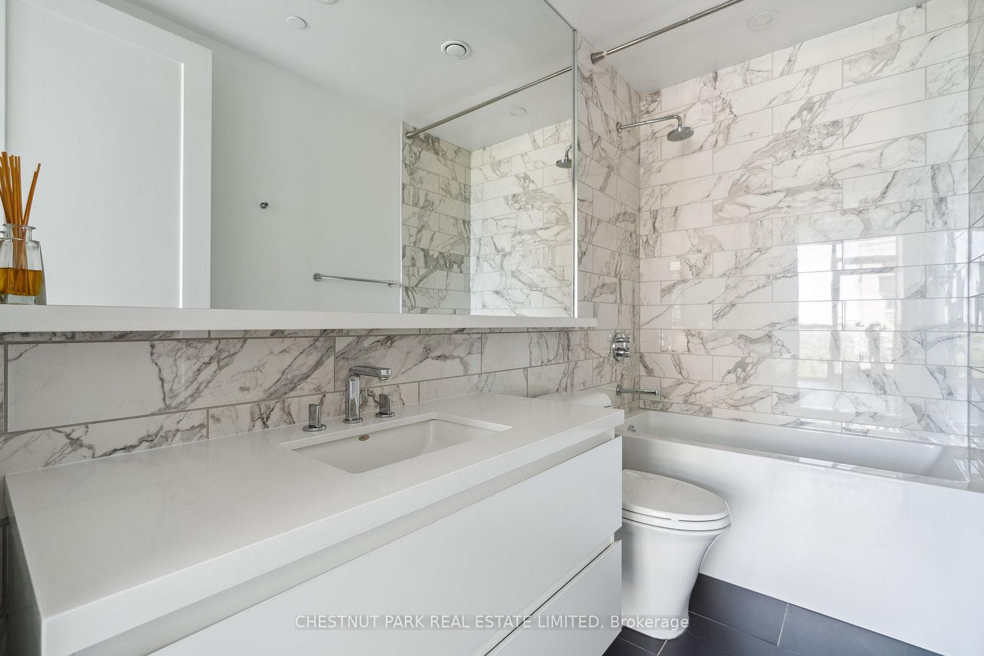 4-Piece Ensuite Bathroom