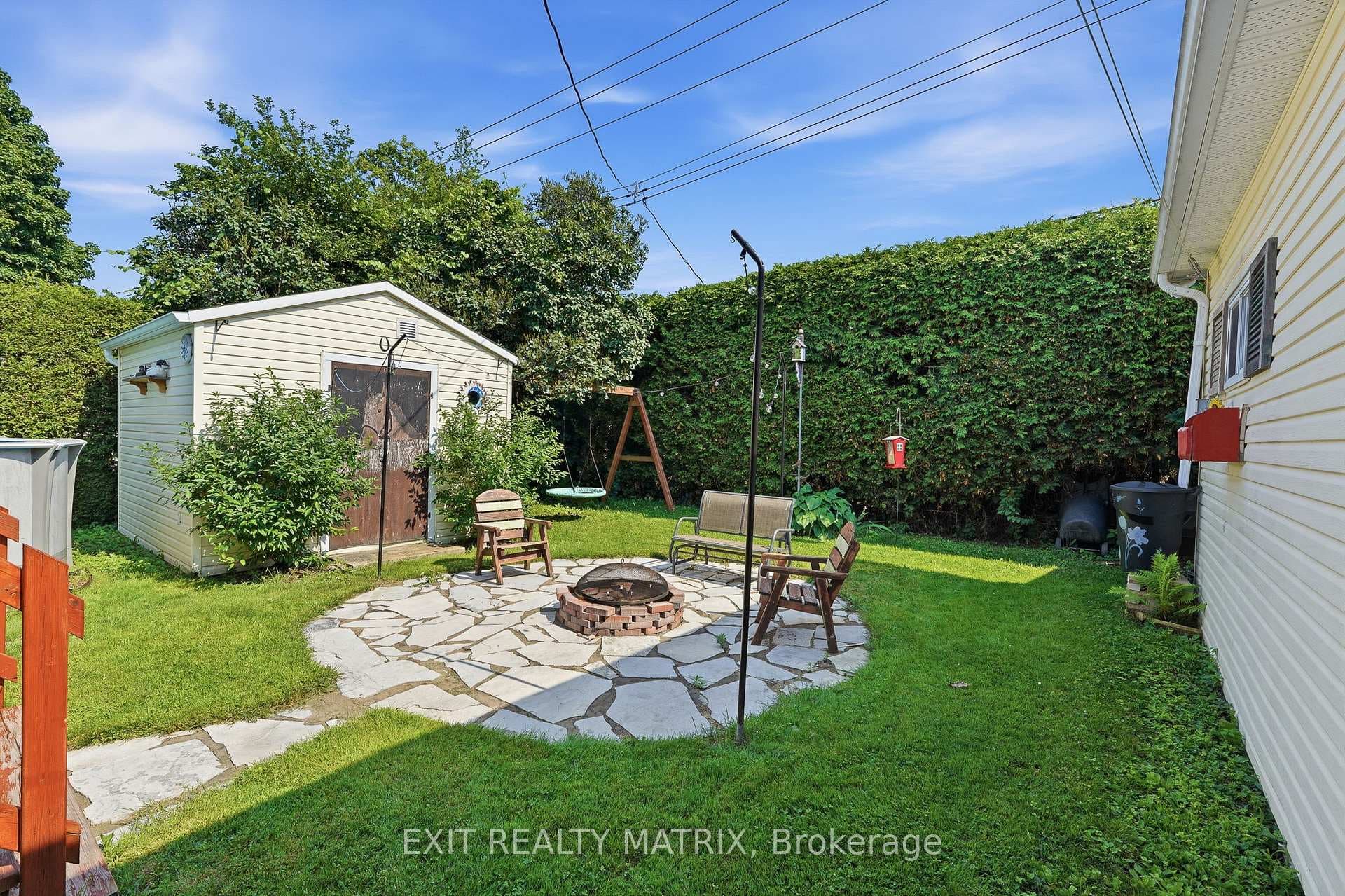 509 Ghislain Street photo 31