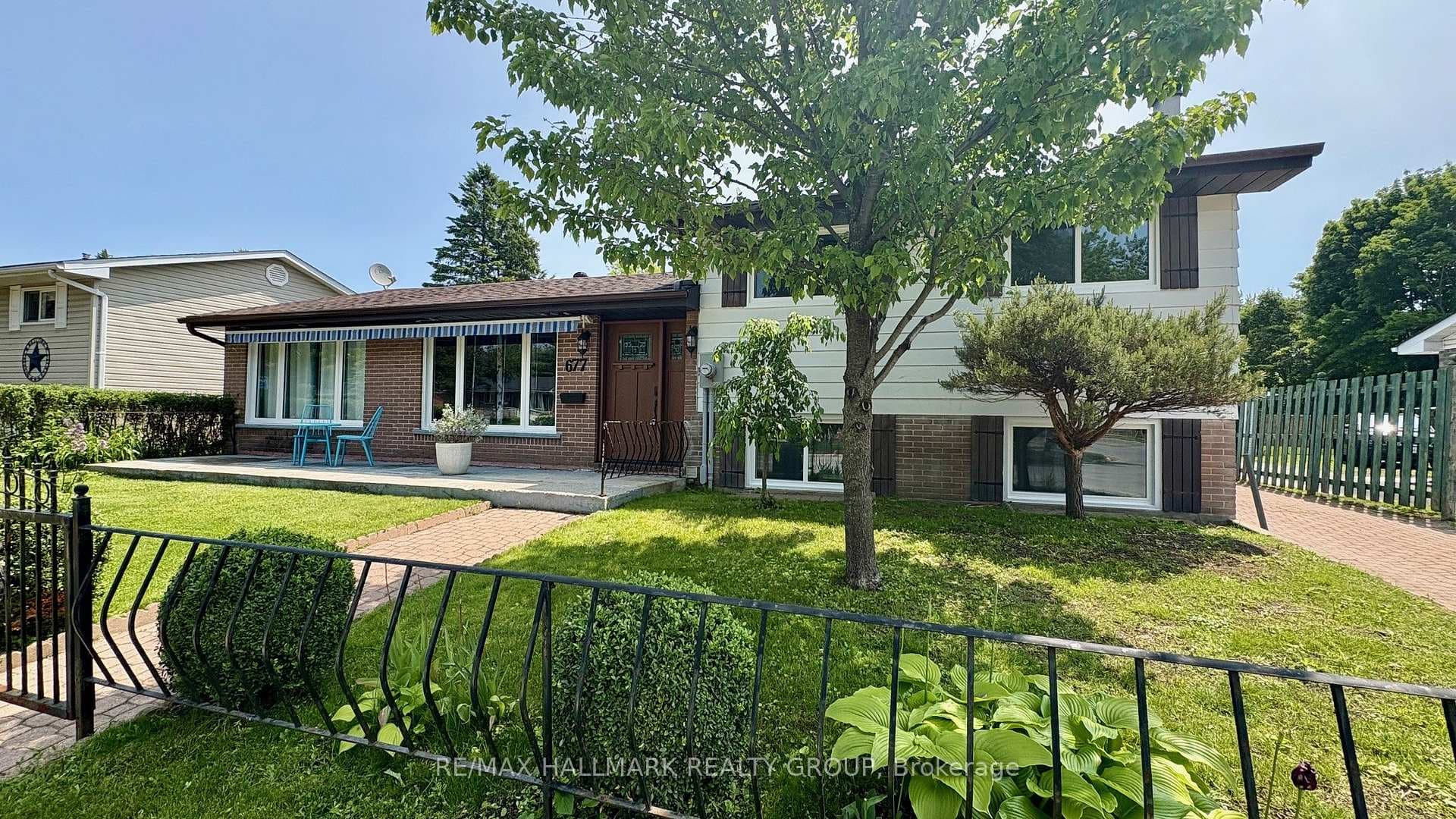 677 Laurier Boulevard photo 2