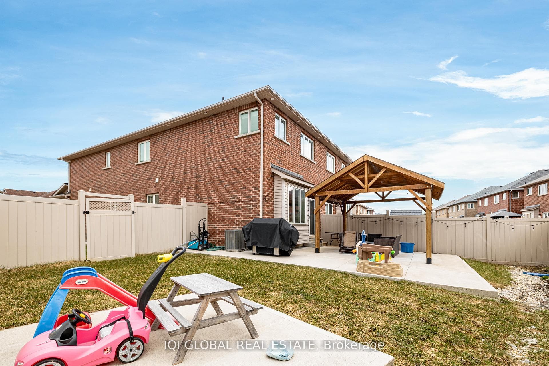 7493 Saint Barbara Boulevard photo 34