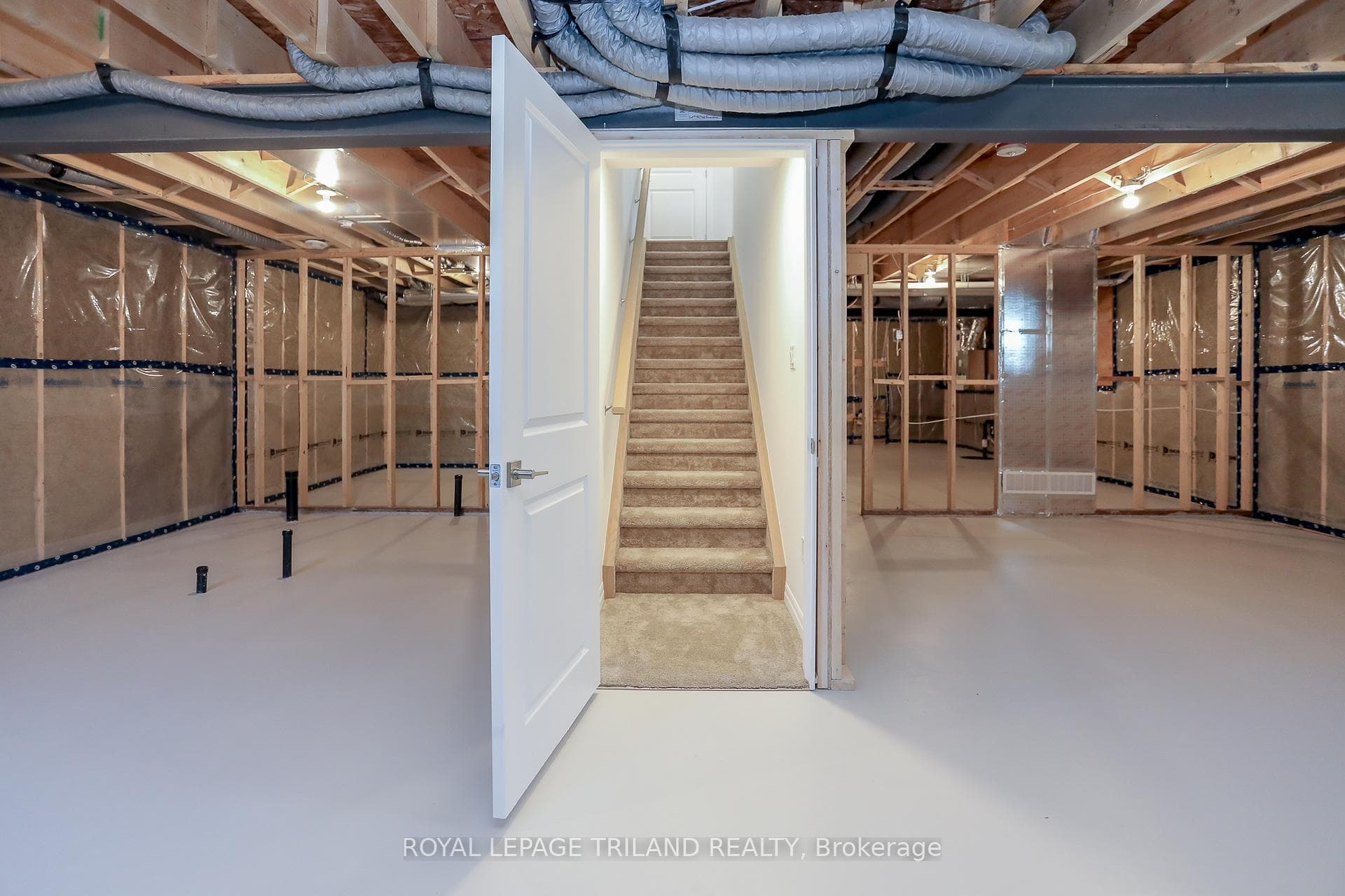 168 RENAISSANCE Drive photo 43