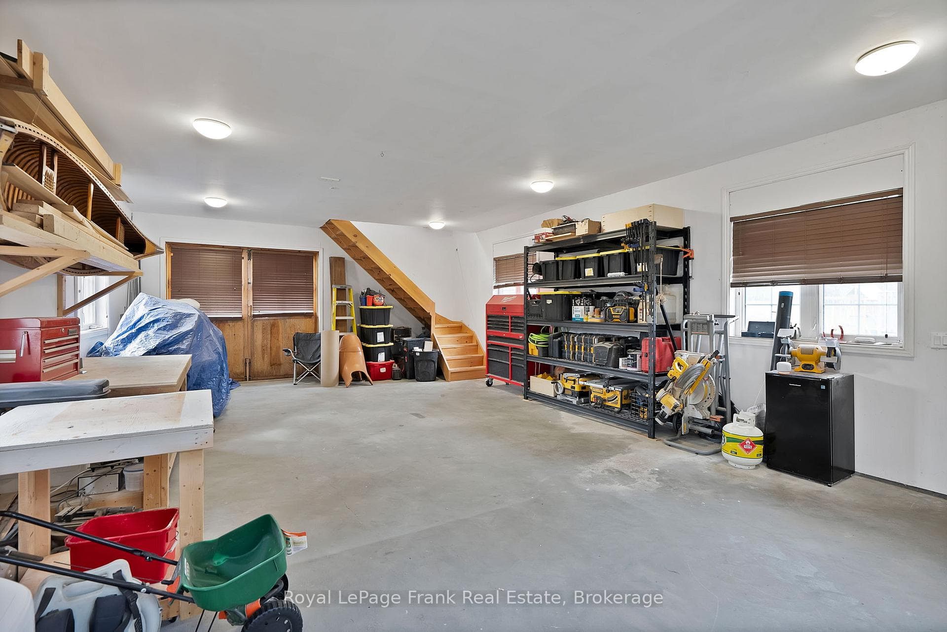 8 Gamron Avenue photo 43