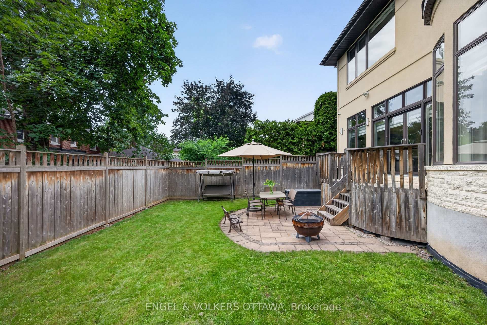 64 Helena Street photo 41