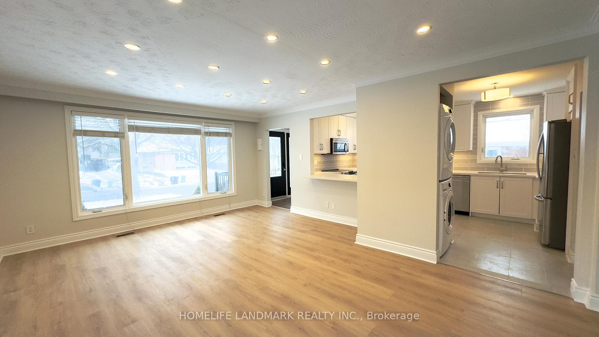 25 Lynnbrook Drive Unit (Upper) photo 4