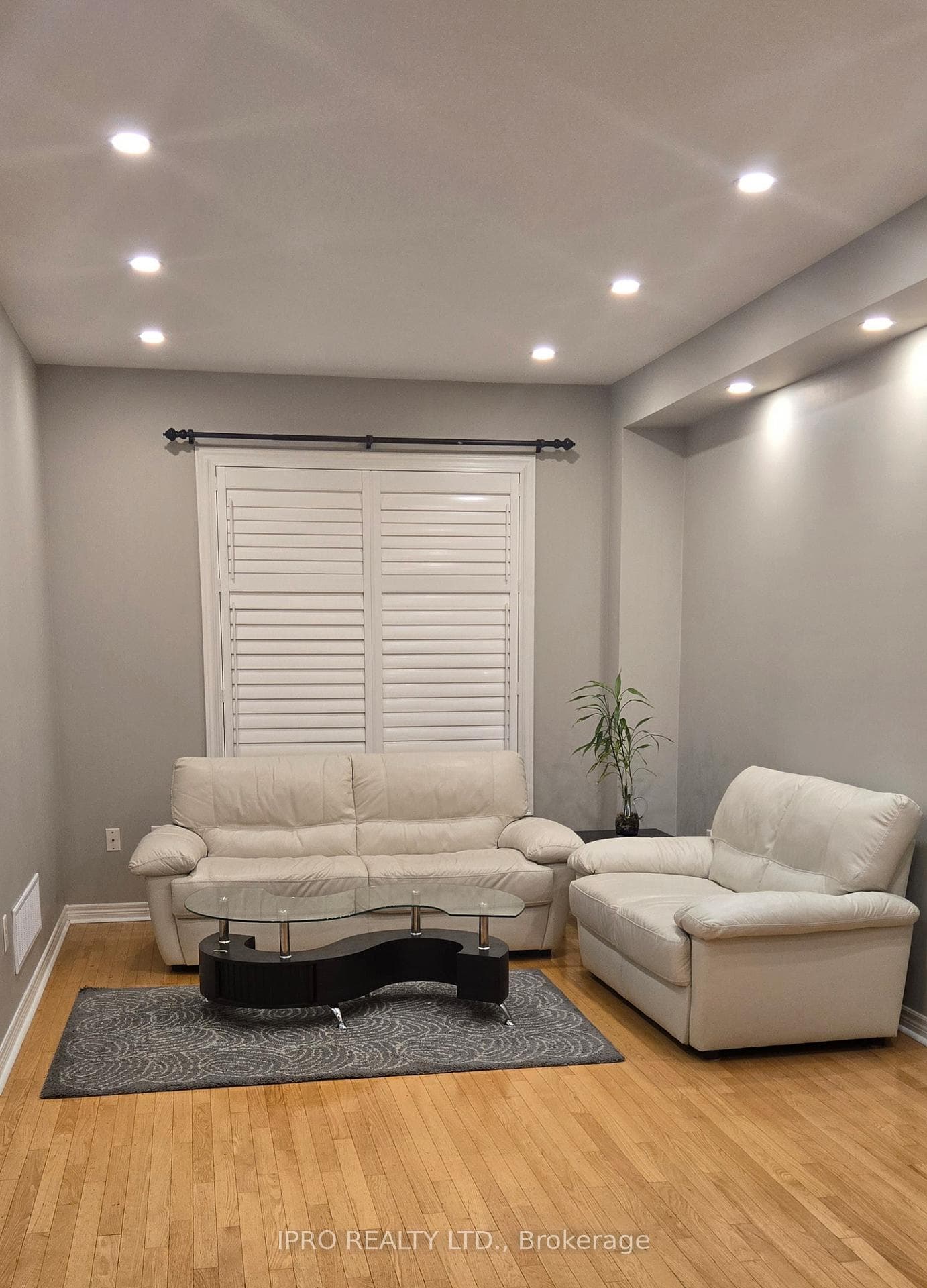 92 Conover Avenue photo 5