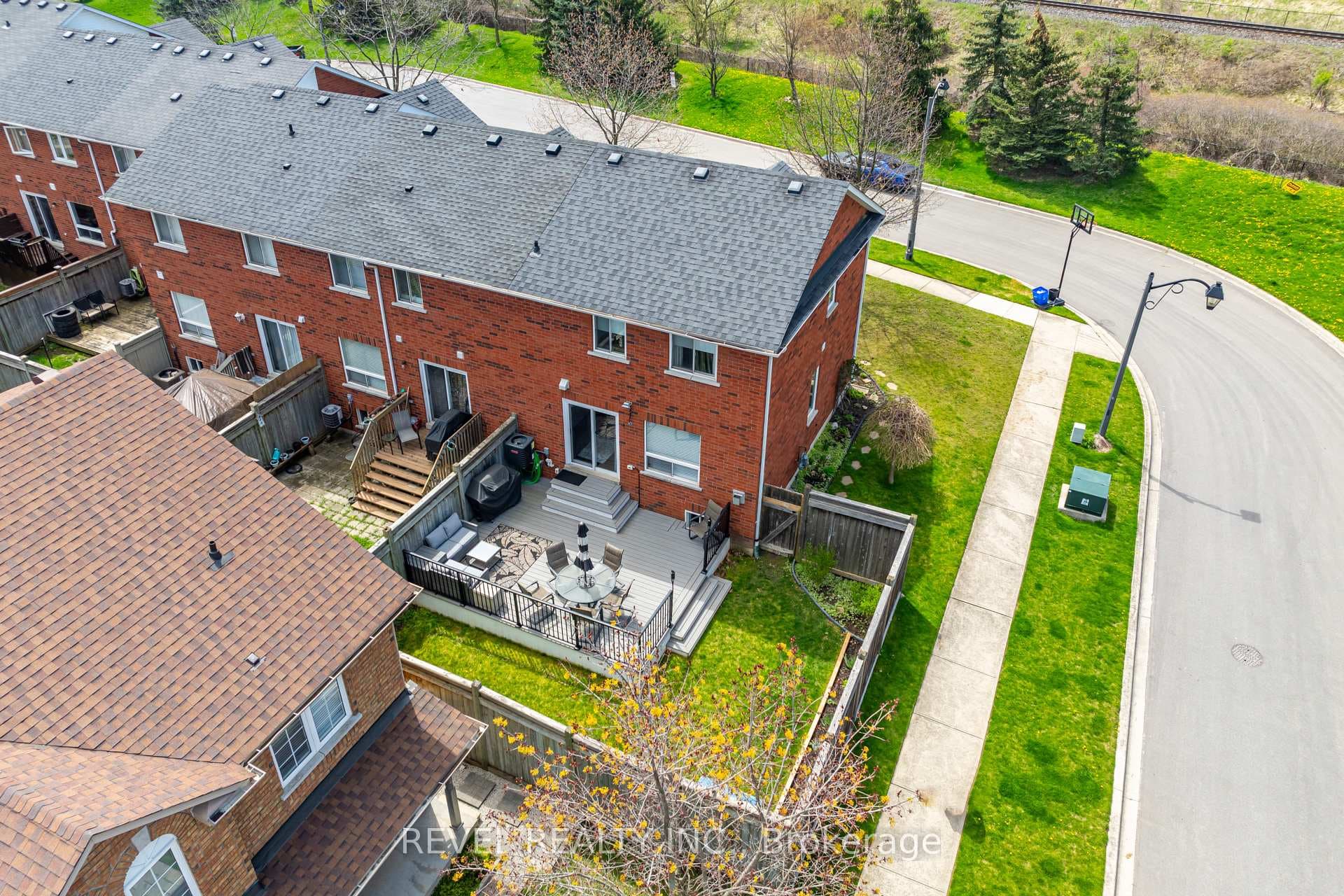 26 Dawson Crescent photo 33