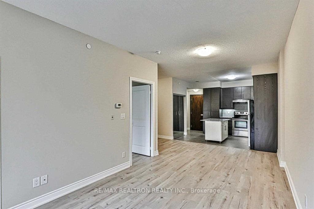 277 South Park Road Unit 220 photo 11