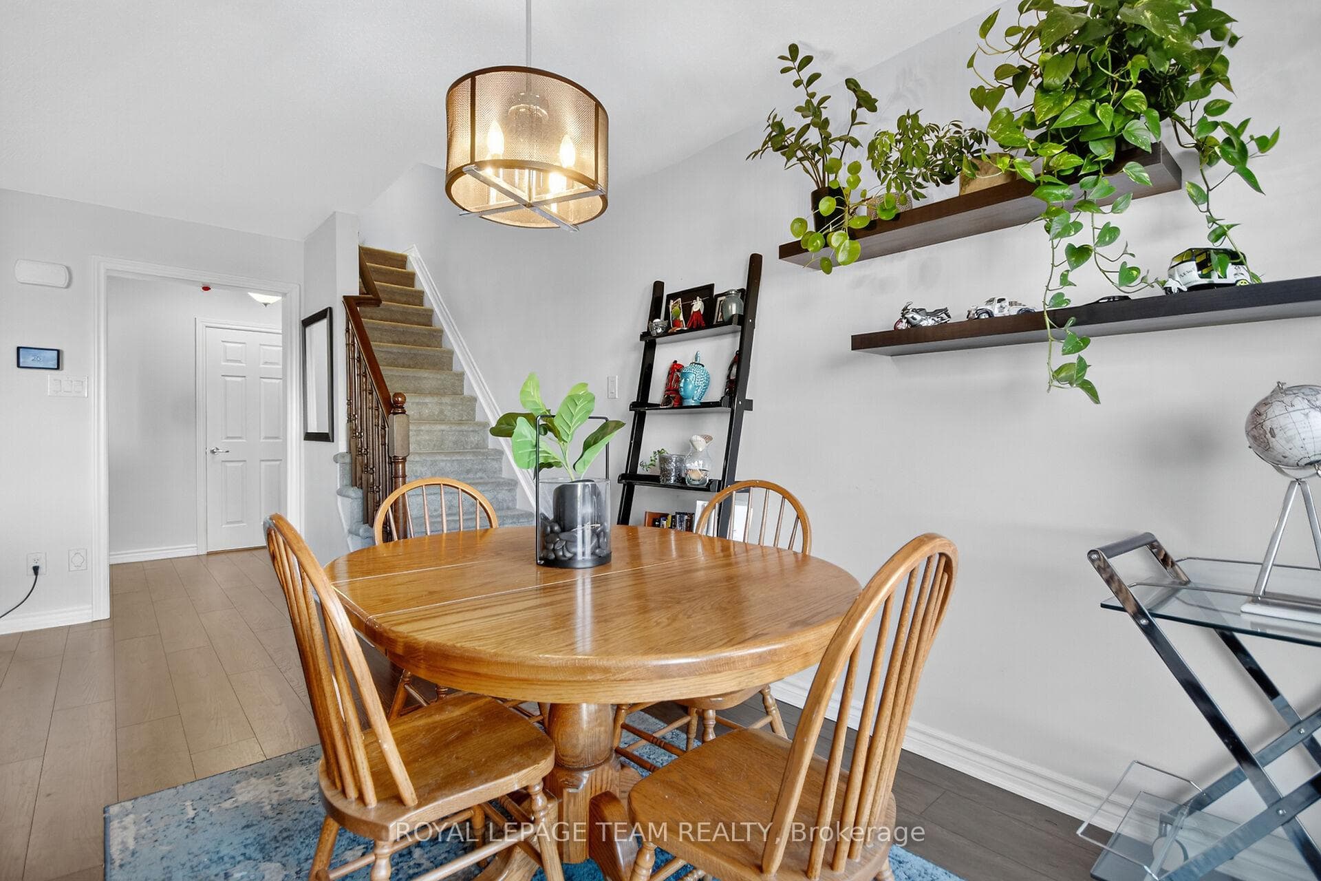 303 Pumpkinseed Crescent photo 7