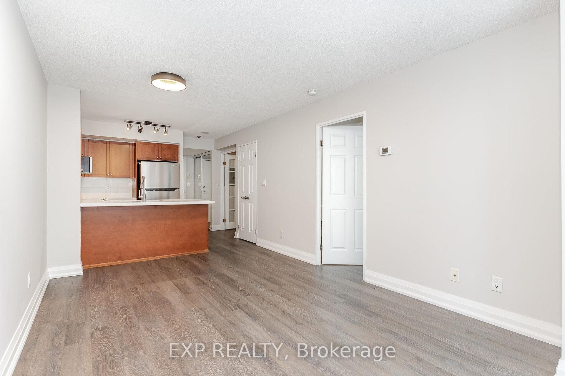 230 King Street Unit 614 photo 7