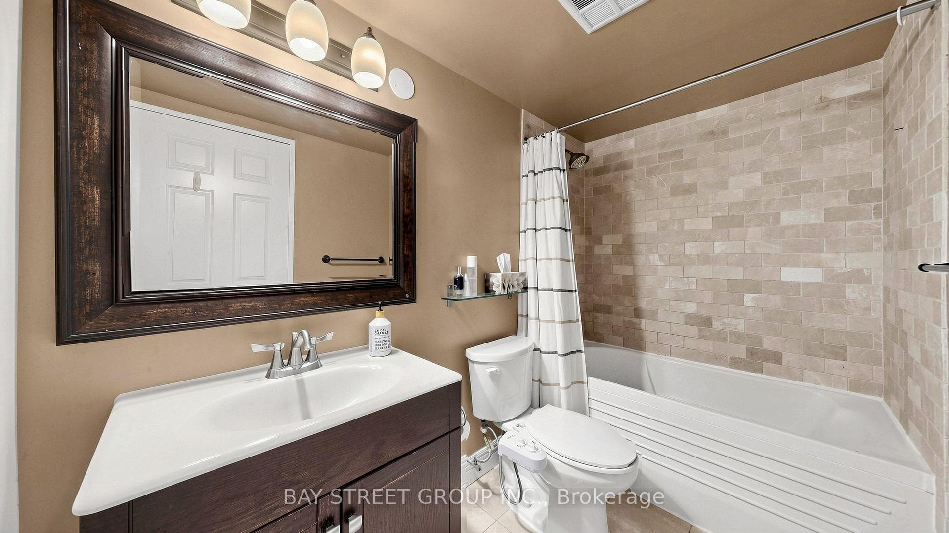 7 Bishop Avenue Unit 1416 photo 20