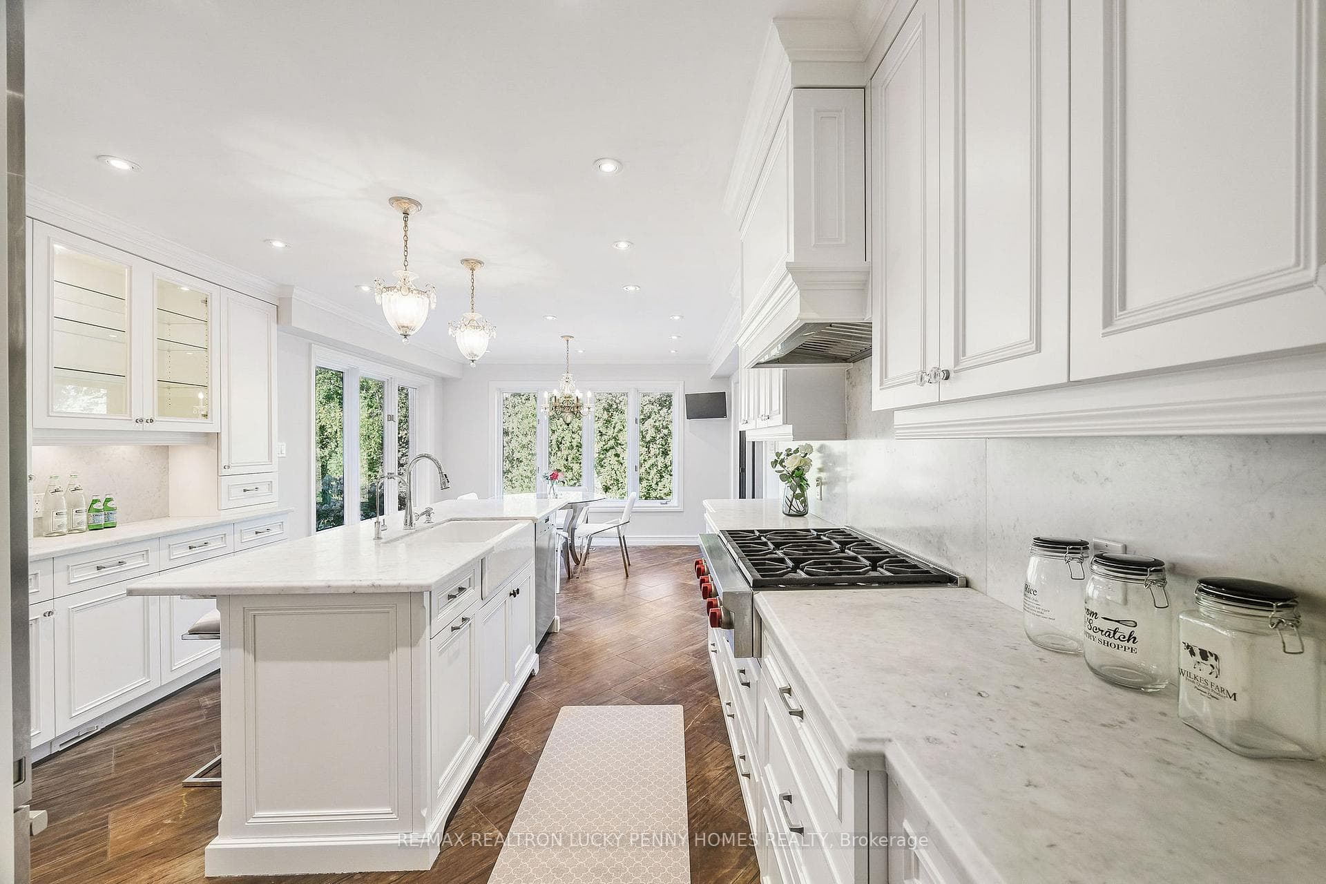 18 Hickory Drive photo 10