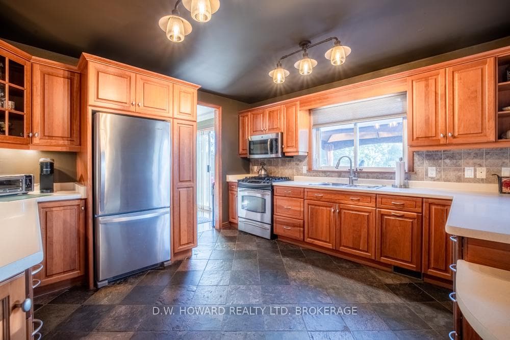 2264 Shisler Road photo 13