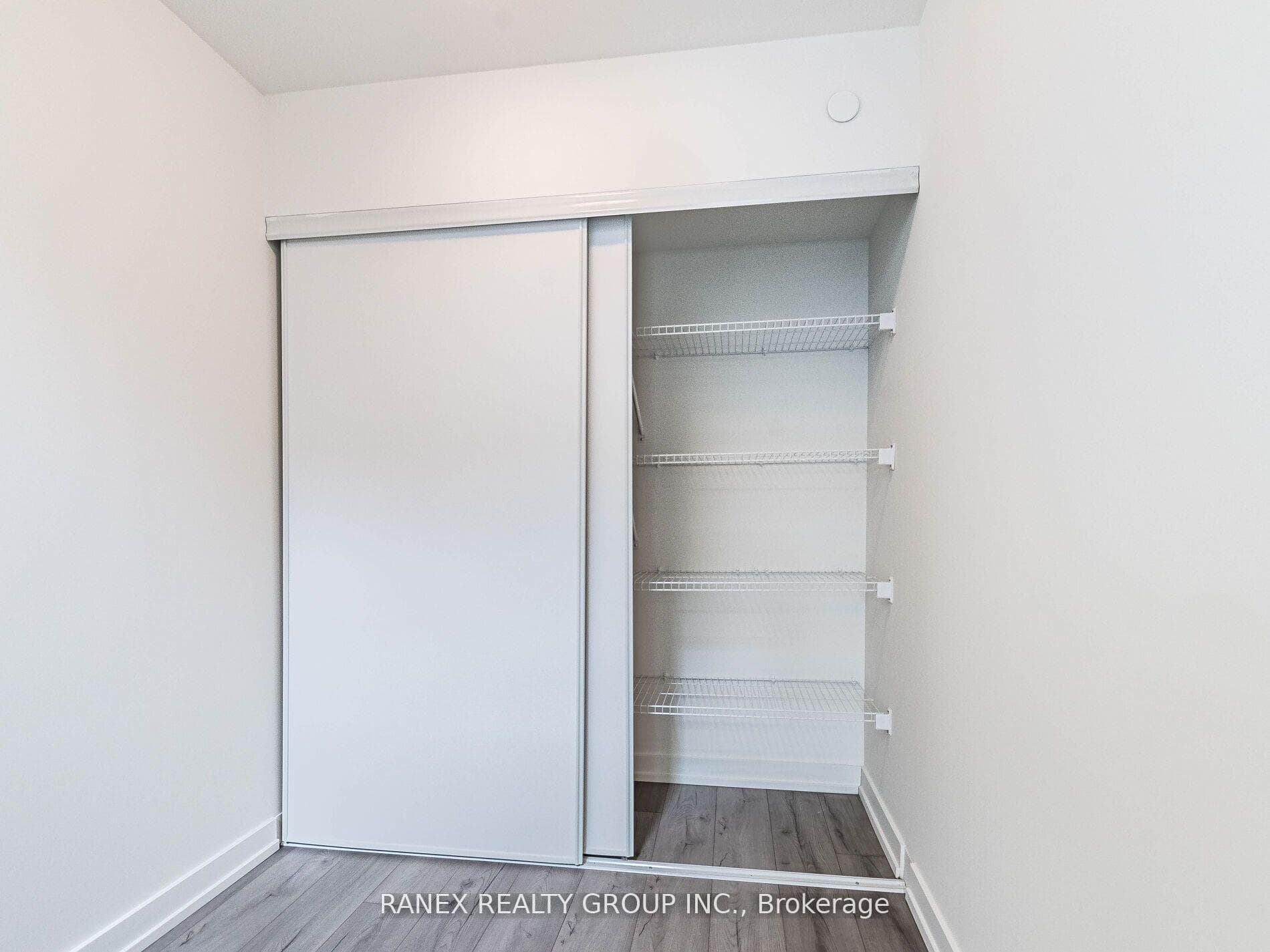 851 Sheppard Avenue Unit 21 photo 23