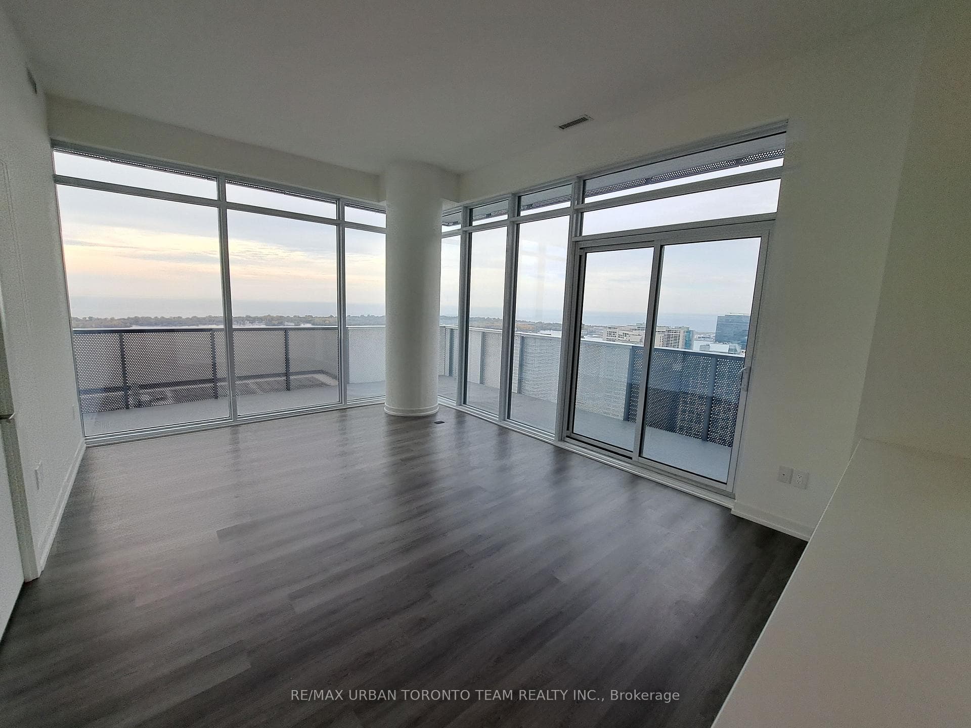 138 Downes Street Unit 5009 photo 5