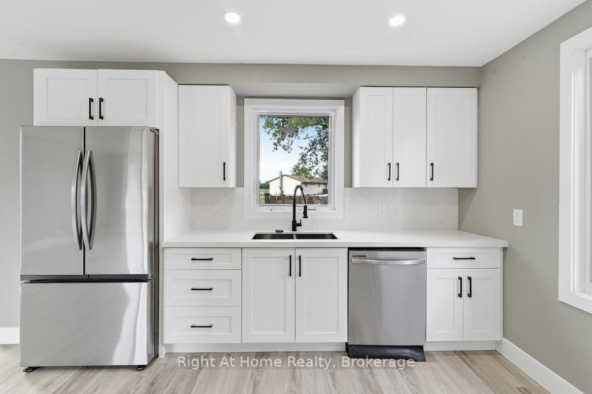 721 Harmony Road photo 8