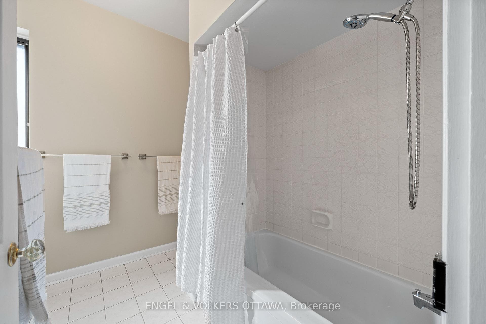 210 Daly Avenue photo 36