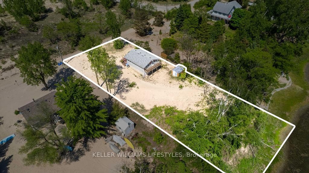 7403 SANDERSON Road photo 35