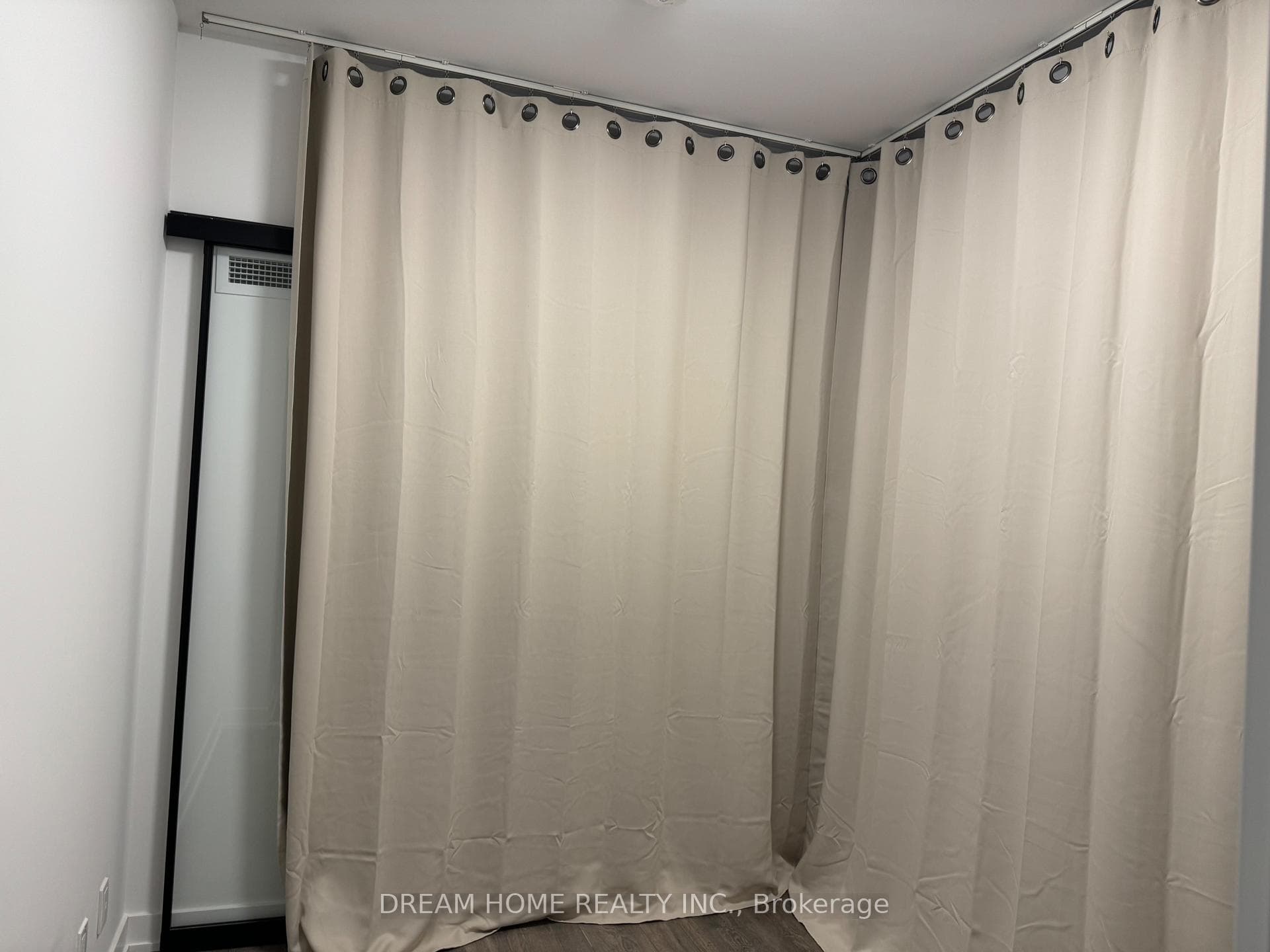 108 Peter Street Unit 1205 photo 3