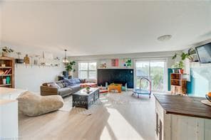 195 CHARLES Street photo 8