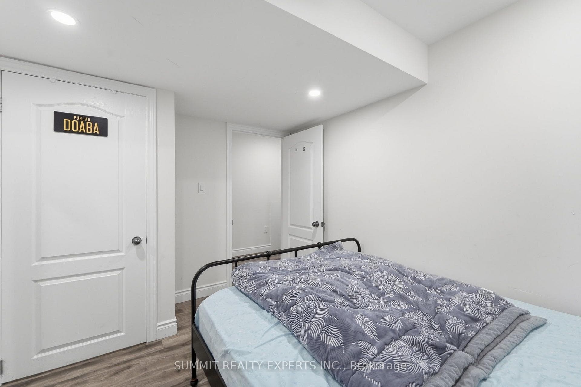 935 Chapel Hill Court photo 35