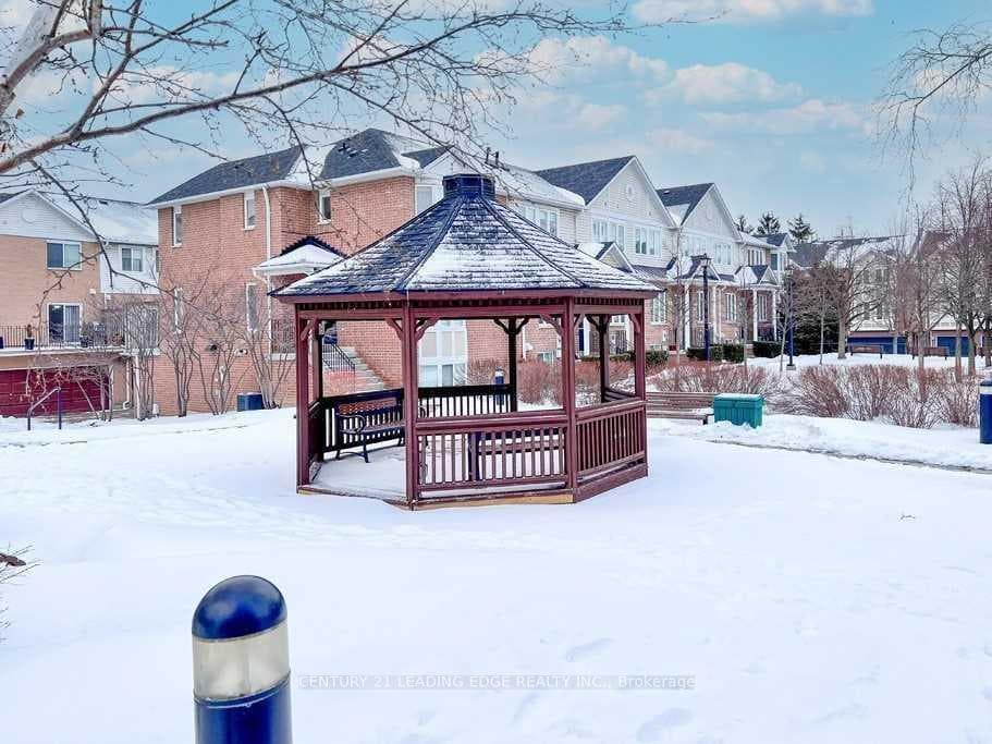 25 Mondeo Drive photo 32