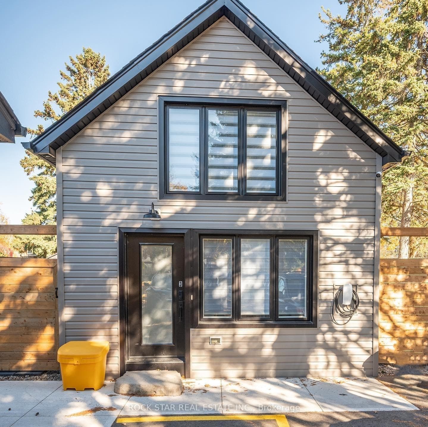 48 Harber Avenue Unit Rear photo 1