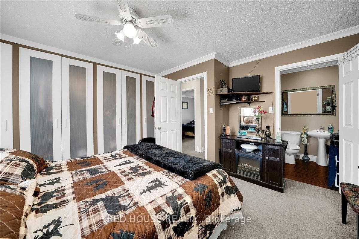 32 Mcleish Drive photo 15