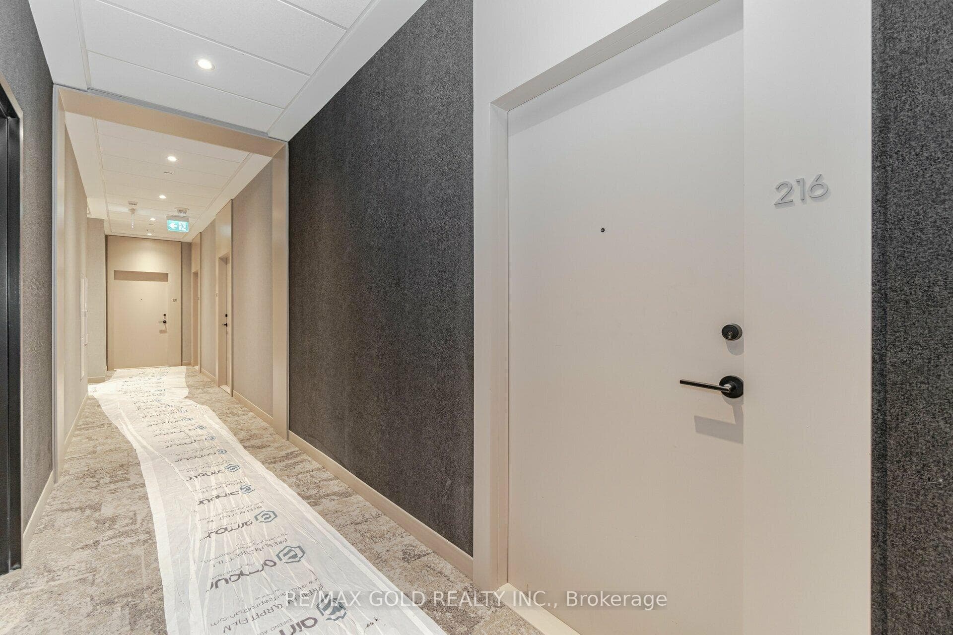 2020 Bathurst Street Unit 216 photo 27